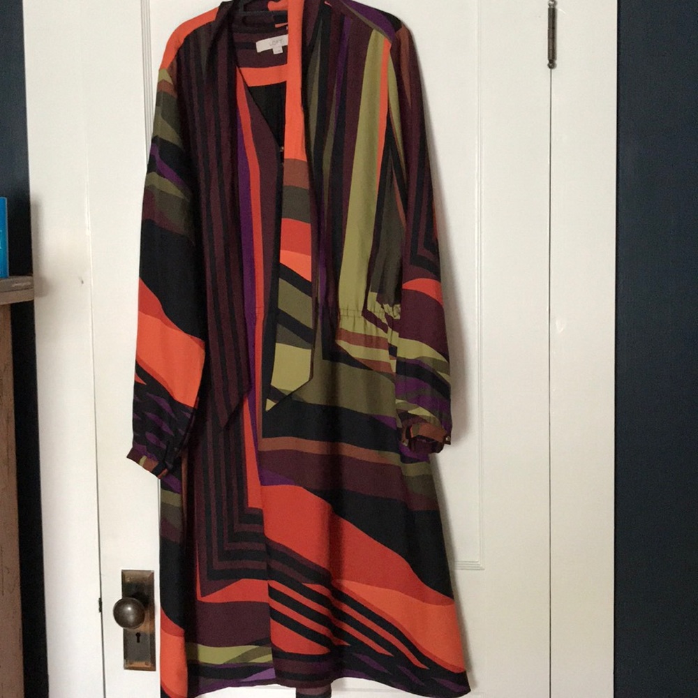 EUC Loft Dress with tie waist and bold pattern